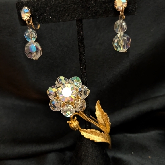 #30. Vintage 50s Gold & Crystal AB Stones Brooch & Earrings - Picture 3 of 5